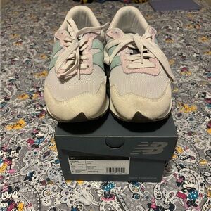New Balance 237 size 9
